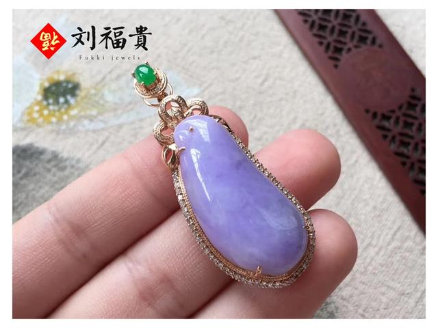 翡翠手镯注胶,翡翠手镯打蜡-第5张图片-翡翠网 翡翠手镯注胶,翡翠手镯打蜡-第5张图片-翡翠网