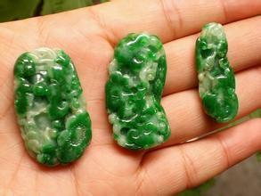 豆种翡翠手镯豆糯种翡翠手镯多少钱-第18张图片-翡翠网 豆种翡翠手镯豆糯种翡翠手镯多少钱-第18张图片-翡翠网