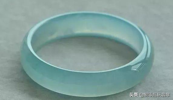 老油青种翡翠手镯图片,油青种翡翠手镯怎样的好-第10张图片-翡翠网 老油青种翡翠手镯图片,油青种翡翠手镯怎样的好-第10张图片-翡翠网