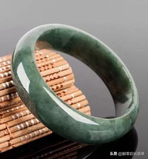 老油青种翡翠手镯图片,油青种翡翠手镯怎样的好-第16张图片-翡翠网 老油青种翡翠手镯图片,油青种翡翠手镯怎样的好-第16张图片-翡翠网