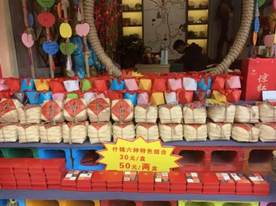 金版纳翡翠手镯的价格金版纳翡翠手镯-第3张图片-翡翠网 金版纳翡翠手镯的价格金版纳翡翠手镯-第3张图片-翡翠网