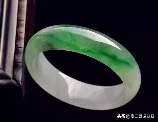 翡翠手镯长翠,翡翠手镯兰花翠-第1张图片-翡翠网 翡翠手镯长翠,翡翠手镯兰花翠-第1张图片-翡翠网