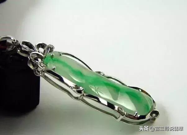 翡翠手镯长翠,翡翠手镯兰花翠-第5张图片-翡翠网 翡翠手镯长翠,翡翠手镯兰花翠-第5张图片-翡翠网