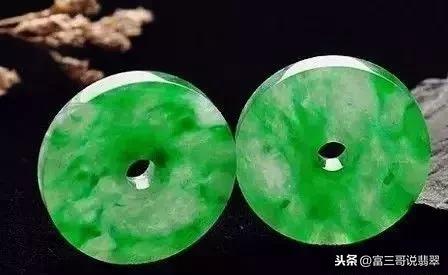 翡翠手镯长翠,翡翠手镯兰花翠-第7张图片-翡翠网 翡翠手镯长翠,翡翠手镯兰花翠-第7张图片-翡翠网