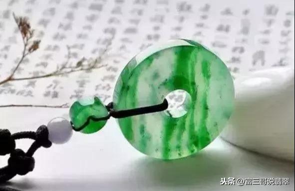 翡翠手镯长翠,翡翠手镯兰花翠-第8张图片-翡翠网 翡翠手镯长翠,翡翠手镯兰花翠-第8张图片-翡翠网