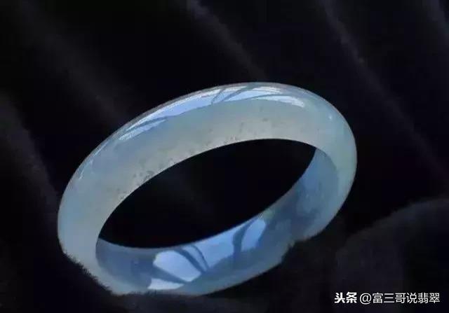 翡翠手镯长翠,翡翠手镯兰花翠-第12张图片-翡翠网 翡翠手镯长翠,翡翠手镯兰花翠-第12张图片-翡翠网