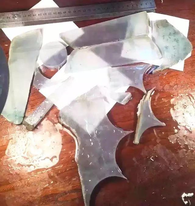 翡翠玻璃种手镯价格无色玻璃种翡翠手镯价格-第3张图片-翡翠网 翡翠玻璃种手镯价格无色玻璃种翡翠手镯价格-第3张图片-翡翠网