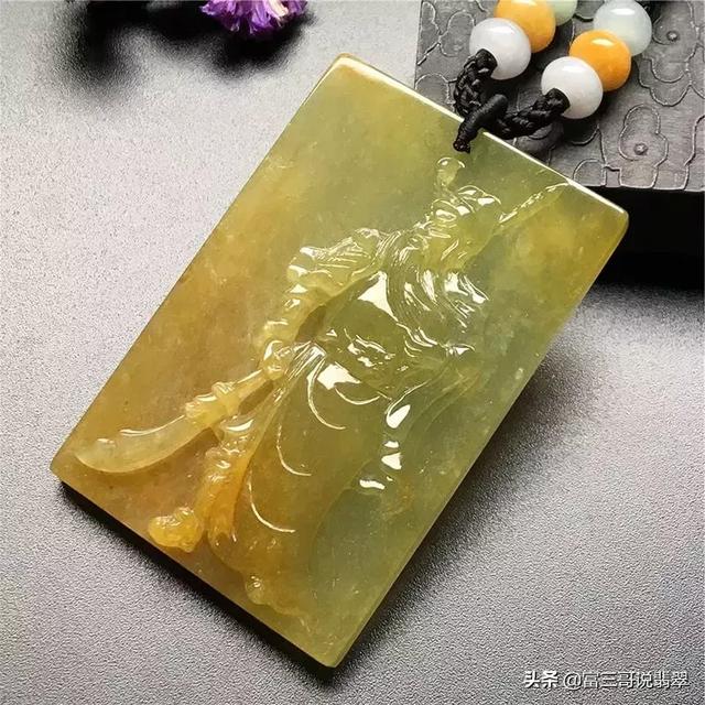 翡翠手镯有一段黄翡翡翠手镯有一圈裂纹-第3张图片-翡翠网 翡翠手镯有一段黄翡翡翠手镯有一圈裂纹-第3张图片-翡翠网