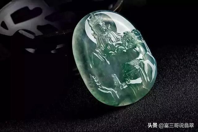 翡翠手镯有一段黄翡翡翠手镯有一圈裂纹-第5张图片-翡翠网 翡翠手镯有一段黄翡翡翠手镯有一圈裂纹-第5张图片-翡翠网