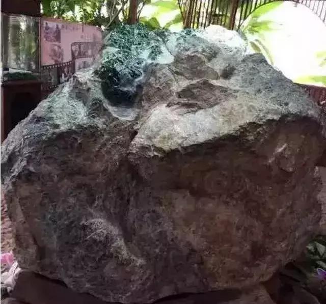 昌平翡翠的原石,翡翠原石鉴定-第15张图片-翡翠网 昌平翡翠的原石,翡翠原石鉴定-第15张图片-翡翠网