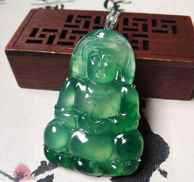 翡翠行业知识大全,翡翠专业知识大全-第2张图片-翡翠网 翡翠行业知识大全,翡翠专业知识大全-第2张图片-翡翠网