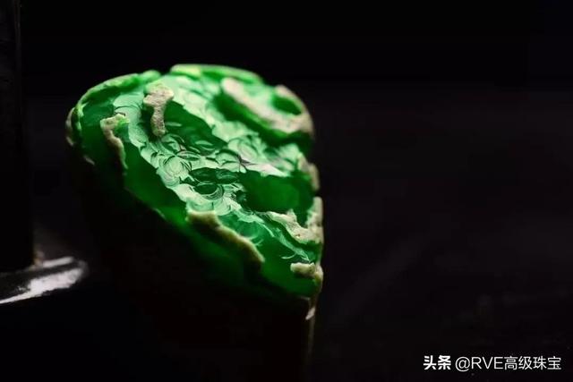 怎么区分玉和翡翠玉跟翡翠有什么区别-第2张图片-翡翠网 怎么区分玉和翡翠玉跟翡翠有什么区别-第2张图片-翡翠网