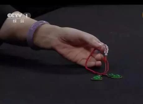 顶级祖母绿翡翠手镯翡翠祖母绿手镯价格-第4张图片-翡翠网 顶级祖母绿翡翠手镯翡翠祖母绿手镯价格-第4张图片-翡翠网