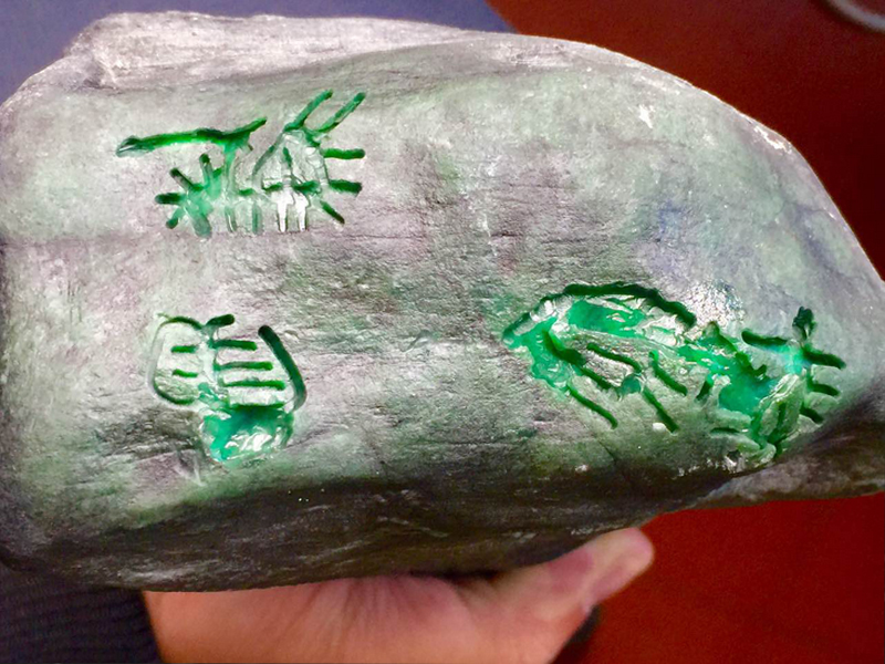 成都翡翠原石批发市场的地址,云南最大翡翠原石批发市场-第2张图片-翡翠网 成都翡翠原石批发市场的地址,云南最大翡翠原石批发市场-第2张图片-翡翠网