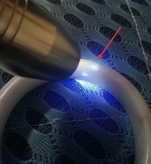 翡翠手镯色纹,翡翠手镯色线有影响吗-第4张图片-翡翠网 翡翠手镯色纹,翡翠手镯色线有影响吗-第4张图片-翡翠网