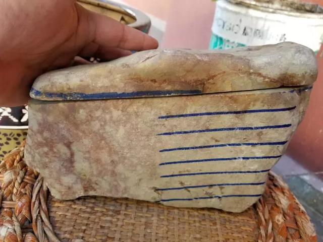 原石木那翡翠价格木那翡翠原石皮壳图解-第1张图片-翡翠网 原石木那翡翠价格木那翡翠原石皮壳图解-第1张图片-翡翠网