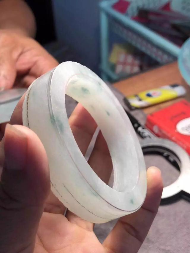 原石木那翡翠价格木那翡翠原石皮壳图解-第8张图片-翡翠网 原石木那翡翠价格木那翡翠原石皮壳图解-第8张图片-翡翠网