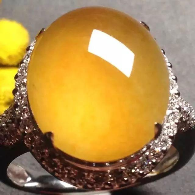 缅甸翡翠手镯几百块能买真的吗,缅甸黄翡翠手镯-第3张图片-翡翠网 缅甸翡翠手镯几百块能买真的吗,缅甸黄翡翠手镯-第3张图片-翡翠网