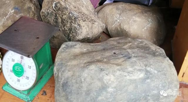 翡翠公斤料翡翠原石公斤料-第1张图片-翡翠网 翡翠公斤料翡翠原石公斤料-第1张图片-翡翠网