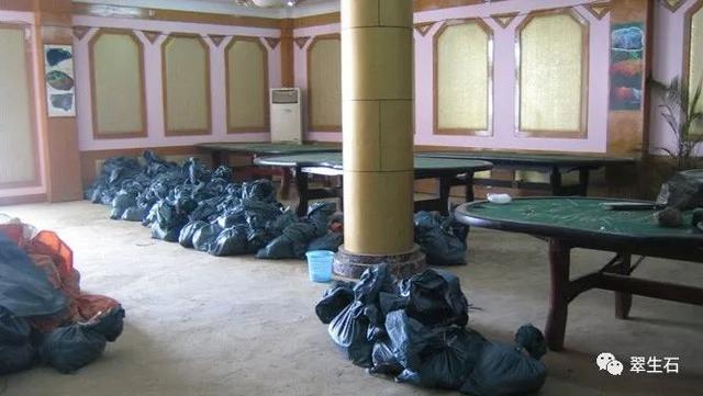 翡翠公斤料翡翠原石公斤料-第4张图片-翡翠网 翡翠公斤料翡翠原石公斤料-第4张图片-翡翠网