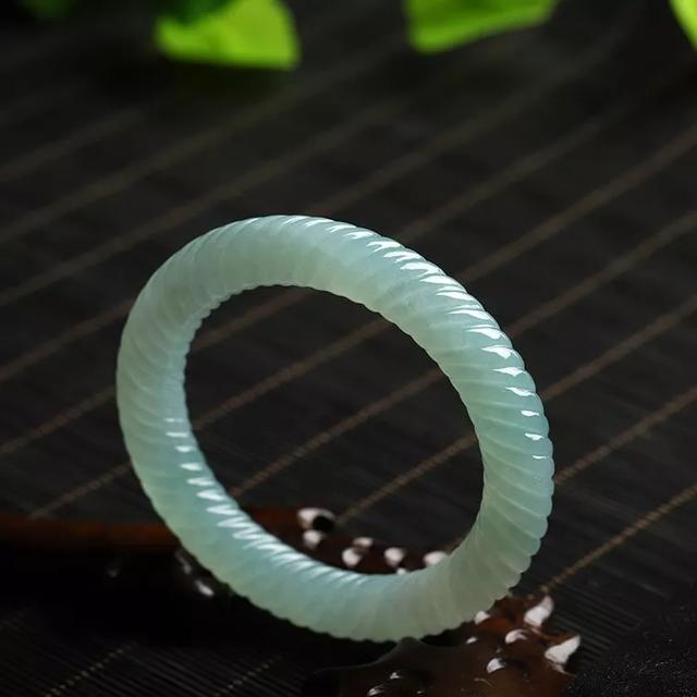 怡泰祥翡翠官网价格怡泰祥翡翠手镯-第13张图片-翡翠网 怡泰祥翡翠官网价格怡泰祥翡翠手镯-第13张图片-翡翠网