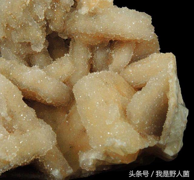 石英石染色造假绿翡翠石英石造假翡翠原石-第5张图片-翡翠网 石英石染色造假绿翡翠石英石造假翡翠原石-第5张图片-翡翠网