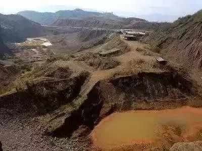 大马坎半山半水黄翡翠原石的简单介绍-第4张图片-翡翠网 大马坎半山半水黄翡翠原石的简单介绍-第4张图片-翡翠网