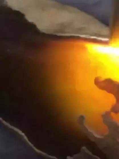 大马坎半山半水黄翡翠原石的简单介绍-第5张图片-翡翠网 大马坎半山半水黄翡翠原石的简单介绍-第5张图片-翡翠网