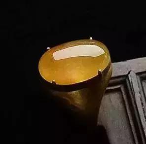 大马坎半山半水黄翡翠原石的简单介绍-第6张图片-翡翠网 大马坎半山半水黄翡翠原石的简单介绍-第6张图片-翡翠网