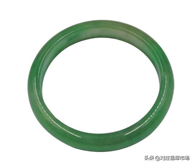 缅甸之旅直播间翡翠手镯能买吗,缅甸天然翡翠手镯价格-第10张图片-翡翠网 缅甸之旅直播间翡翠手镯能买吗,缅甸天然翡翠手镯价格-第10张图片-翡翠网