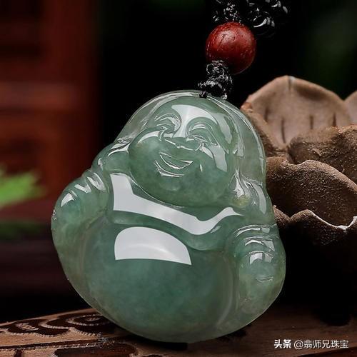 翡翠手镯颜色越深越好吗翡翠手镯越带颜色发暗-第4张图片-翡翠网 翡翠手镯颜色越深越好吗翡翠手镯越带颜色发暗-第4张图片-翡翠网