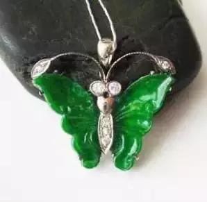 铁龙生飘花翡翠手镯图片价格一级铁龙生翡翠手镯-第3张图片-翡翠网 铁龙生飘花翡翠手镯图片价格一级铁龙生翡翠手镯-第3张图片-翡翠网