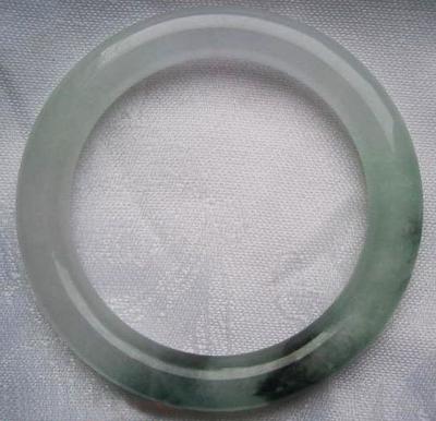 铁龙生飘花翡翠手镯图片价格一级铁龙生翡翠手镯-第11张图片-翡翠网 铁龙生飘花翡翠手镯图片价格一级铁龙生翡翠手镯-第11张图片-翡翠网