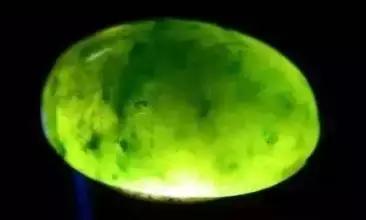 铁龙生飘花翡翠手镯图片价格一级铁龙生翡翠手镯-第22张图片-翡翠网 铁龙生飘花翡翠手镯图片价格一级铁龙生翡翠手镯-第22张图片-翡翠网