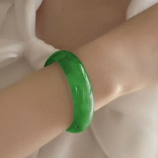 七彩云南翡翠手镯能更换吗,七彩云南翡翠手镯-第2张图片-翡翠网 七彩云南翡翠手镯能更换吗,七彩云南翡翠手镯-第2张图片-翡翠网