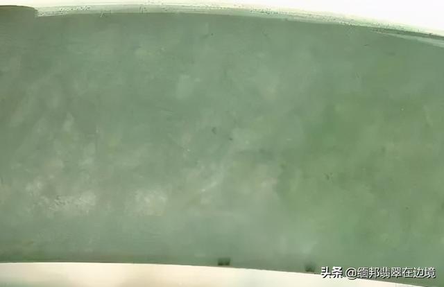 灰绿色翡翠手镯好看吗灰绿色翡翠手镯图片-第9张图片-翡翠网 灰绿色翡翠手镯好看吗灰绿色翡翠手镯图片-第9张图片-翡翠网