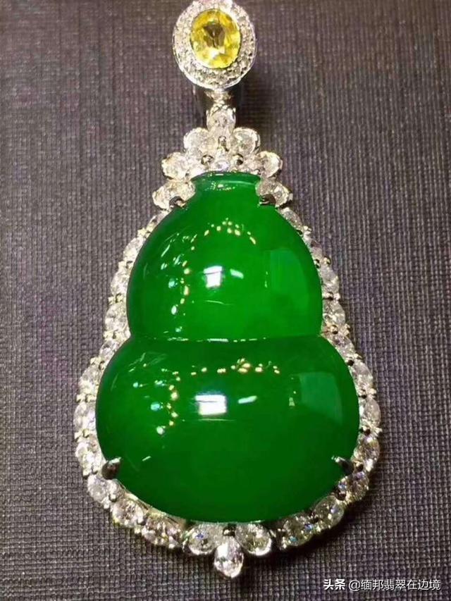 灰绿色翡翠手镯好看吗灰绿色翡翠手镯图片-第13张图片-翡翠网 灰绿色翡翠手镯好看吗灰绿色翡翠手镯图片-第13张图片-翡翠网