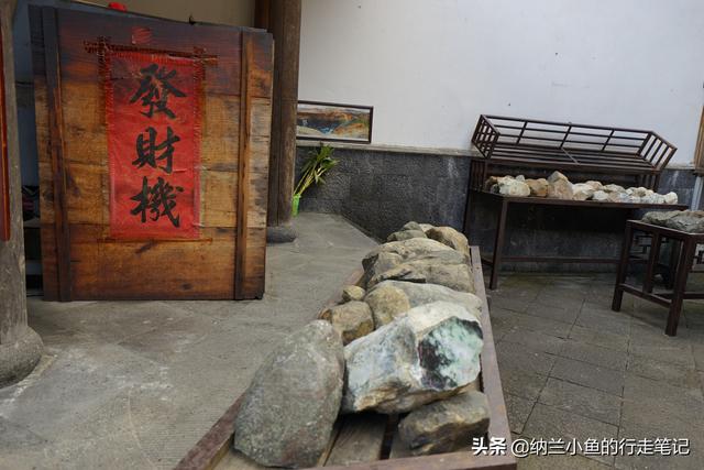 云南翡翠原石市场在哪里,云南翡翠原石产地-第7张图片-翡翠网 云南翡翠原石市场在哪里,云南翡翠原石产地-第7张图片-翡翠网