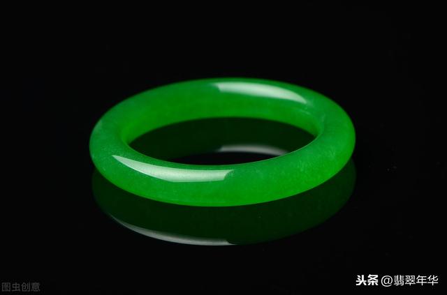 翡翠手镯高货,翡翠手镯种嫩-第9张图片-翡翠网 翡翠手镯高货,翡翠手镯种嫩-第9张图片-翡翠网