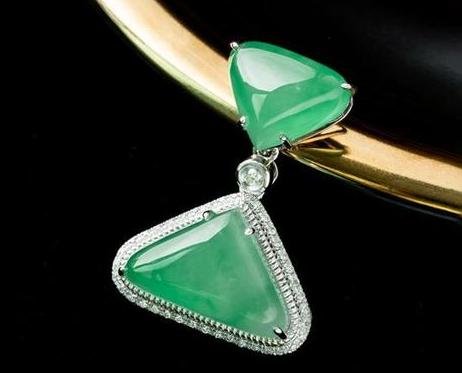 糯冰种翡翠值得收藏吗翡翠黑冰料值得收藏吗-第1张图片-翡翠网 糯冰种翡翠值得收藏吗翡翠黑冰料值得收藏吗-第1张图片-翡翠网