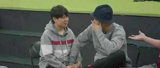 明星戴翡翠手镯的高清图片翡翠手镯明星-第4张图片-翡翠网 明星戴翡翠手镯的高清图片翡翠手镯明星-第4张图片-翡翠网