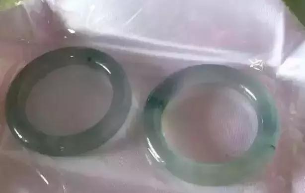 黄皮翡翠原石一般出什么料,翡翠手镯带黄皮-第7张图片-翡翠网 黄皮翡翠原石一般出什么料,翡翠手镯带黄皮-第7张图片-翡翠网