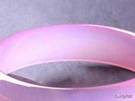 怎么辨别真假翡翠手镯视频,老年翡翠手镯视频-第1张图片-翡翠网 怎么辨别真假翡翠手镯视频,老年翡翠手镯视频-第1张图片-翡翠网