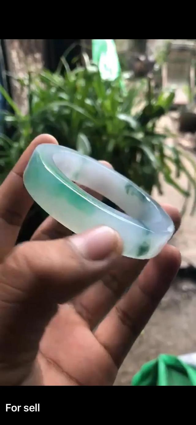 缅甸翡翠手镯怎样,缅甸翡翠玉手镯价位-第4张图片-翡翠网 缅甸翡翠手镯怎样,缅甸翡翠玉手镯价位-第4张图片-翡翠网