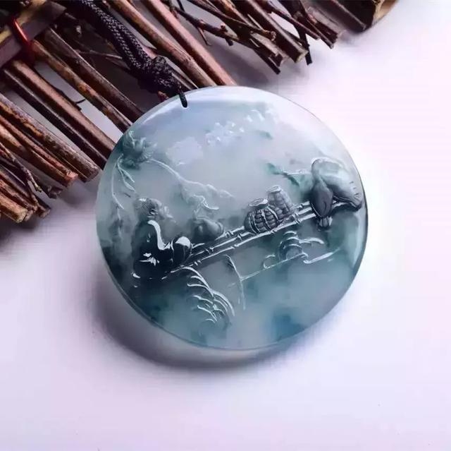 翡翠原石切出冰春绿,龙肯翡翠原石切不死-第9张图片-翡翠网 翡翠原石切出冰春绿,龙肯翡翠原石切不死-第9张图片-翡翠网