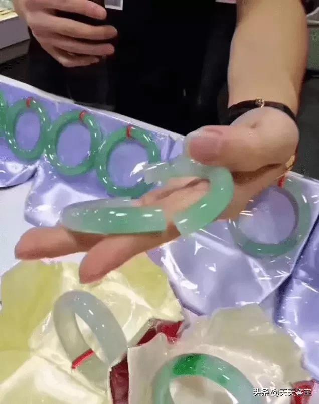 包含翡翠a货什么意思天天鉴宝的词条-第14张图片-翡翠网 包含翡翠a货什么意思天天鉴宝的词条-第14张图片-翡翠网