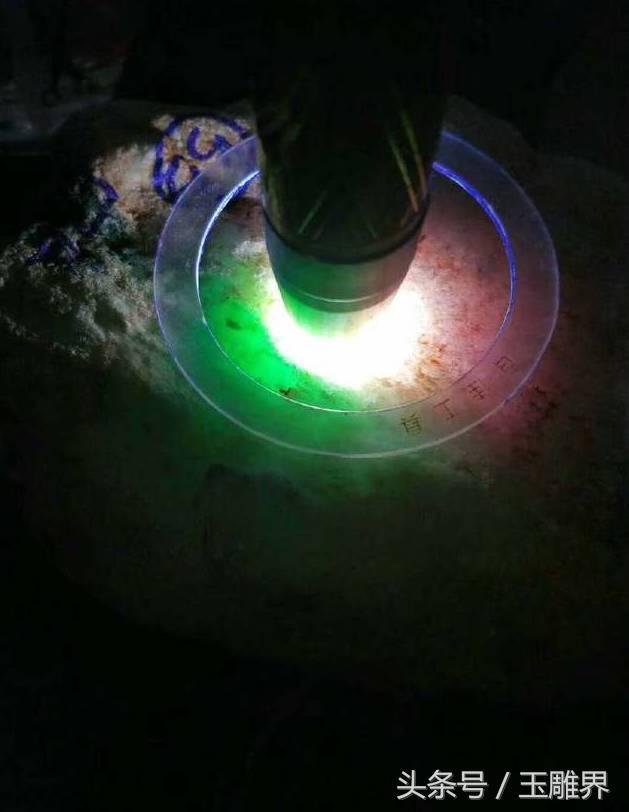 三彩翡翠手镯价格,三色翡翠手镯价格-第4张图片-翡翠网 三彩翡翠手镯价格,三色翡翠手镯价格-第4张图片-翡翠网