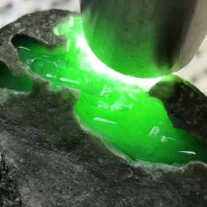 极品藏玉奇石图片北京翡翠高冰种原石公斤料-第1张图片-翡翠网 极品藏玉奇石图片北京翡翠高冰种原石公斤料-第1张图片-翡翠网