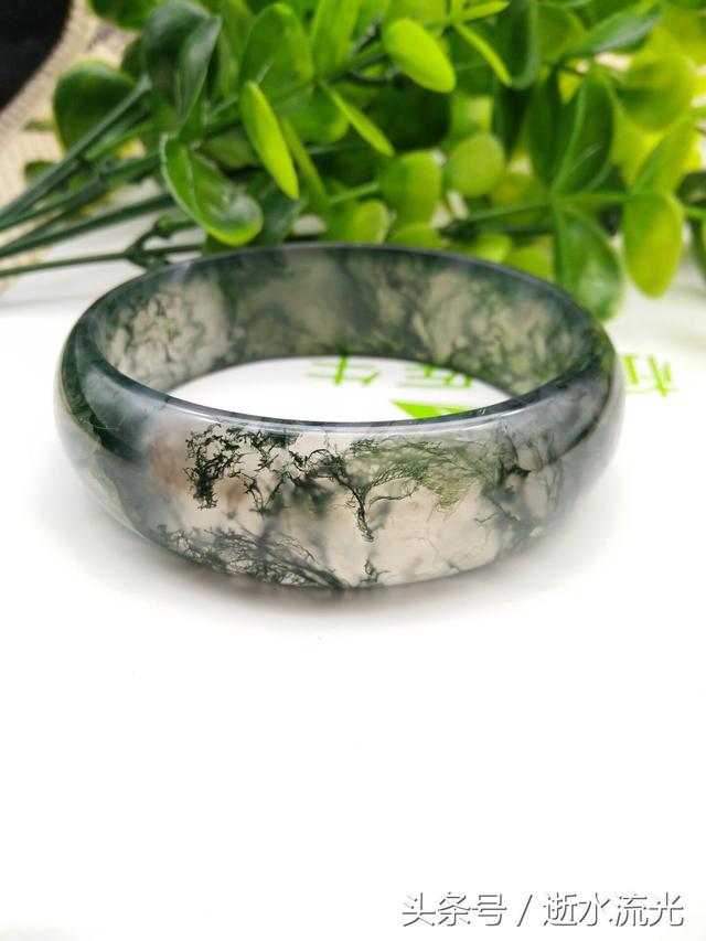 翡翠手镯和玛瑙手串可以一起佩戴吗翡翠玛瑙玉手镯知识大全-第2张图片-翡翠网 翡翠手镯和玛瑙手串可以一起佩戴吗翡翠玛瑙玉手镯知识大全-第2张图片-翡翠网