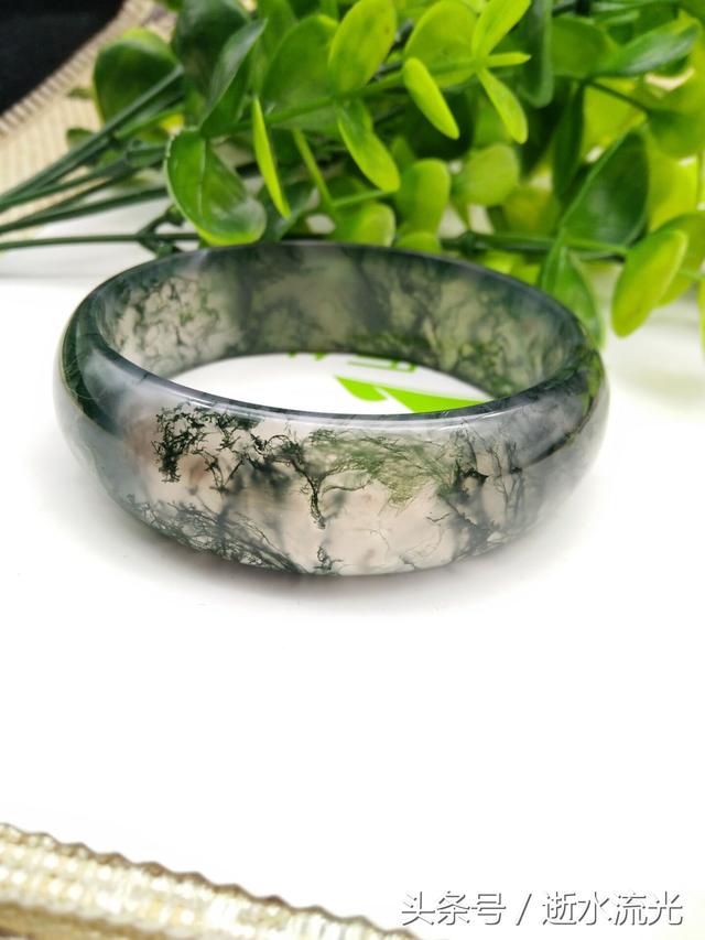 翡翠手镯和玛瑙手串可以一起佩戴吗翡翠玛瑙玉手镯知识大全-第3张图片-翡翠网 翡翠手镯和玛瑙手串可以一起佩戴吗翡翠玛瑙玉手镯知识大全-第3张图片-翡翠网